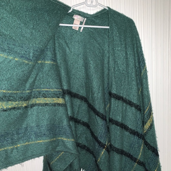 Free People Shawl - Super soft/cozy - Picture 2 of 5